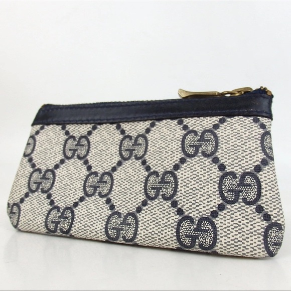 Gucci Handbags - AUTH GUCCI GG Supreme Coin Purse Pouch